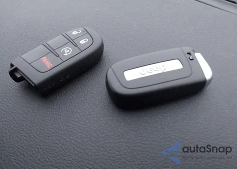 2017 Jeep Renegade Deserthawk 4X4 z USA, uszkodzony, nr VIN ZACCJBCB9HPF52718